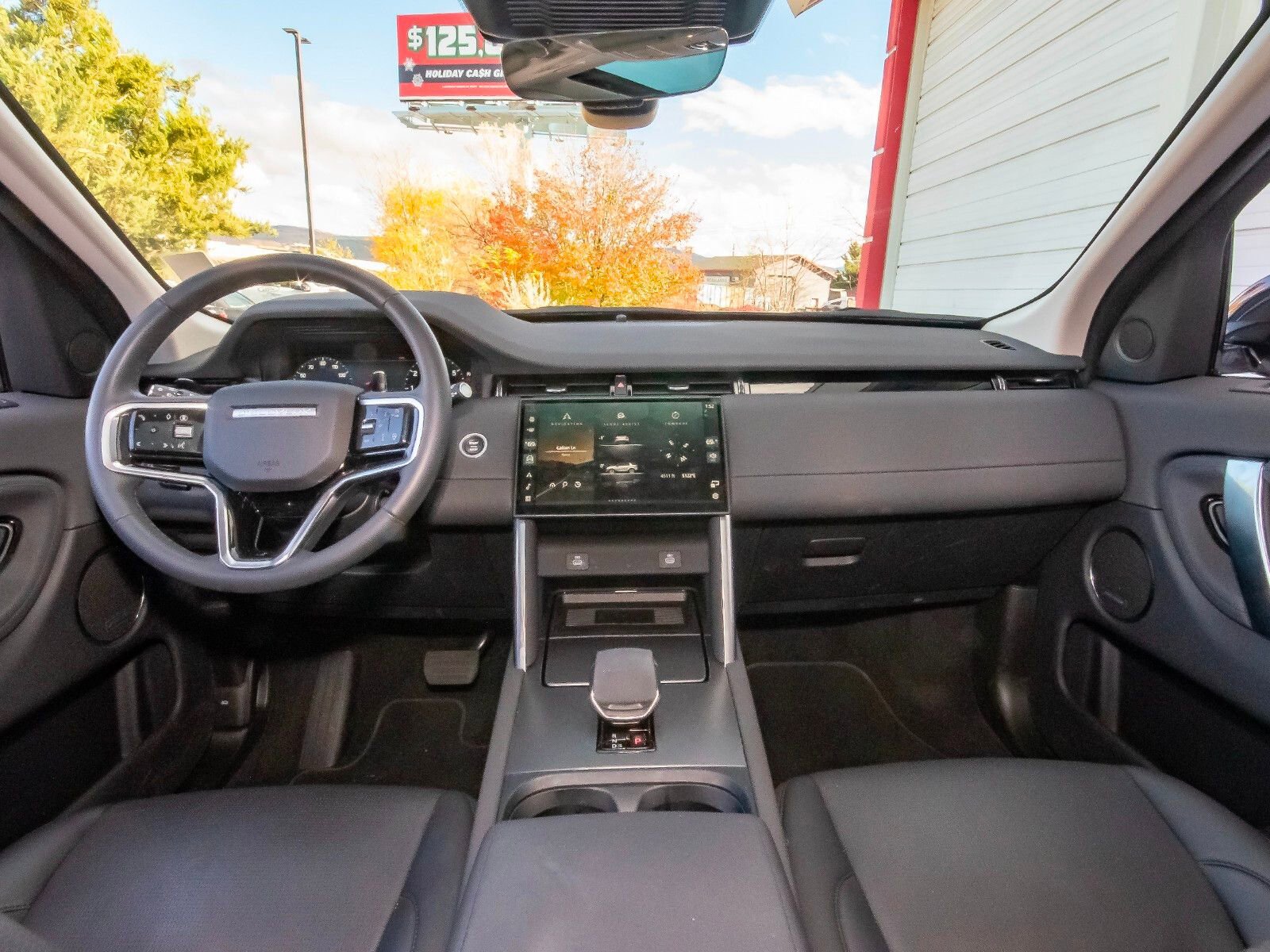 Used 2025 Land Rover Discovery Sport S image 36