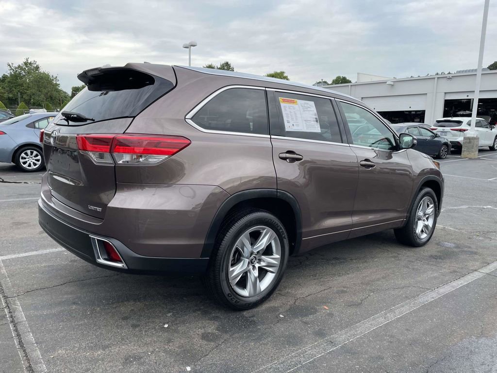 Used 2019 Toyota Highlander Limited FWD image 7