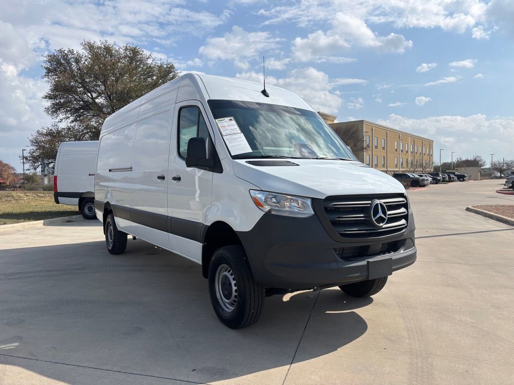 Used 2025 Mercedes-Benz Sprinter 2500 image 5