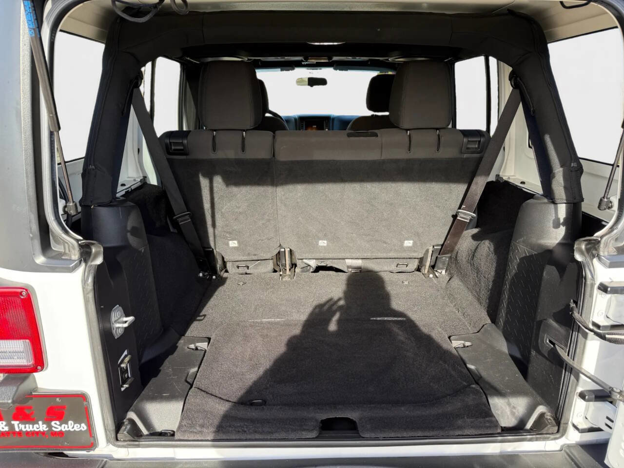 Used 2017 Jeep Wrangler Unlimited Sport w/ Connectivity Group image 10