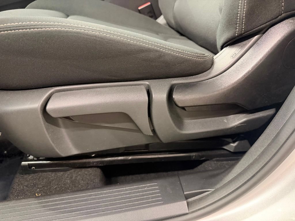 Used 2024 Nissan Rogue S AWD/4WD image 32