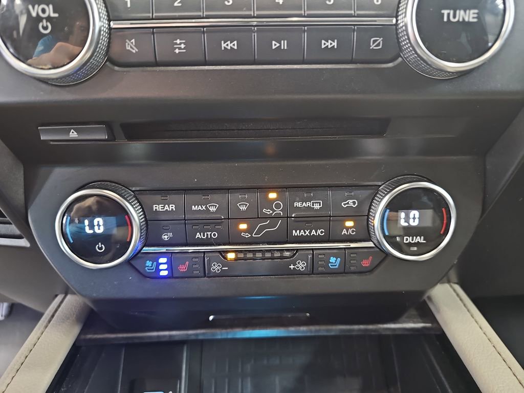 Used 2018 Ford Expedition Max Limited image 23