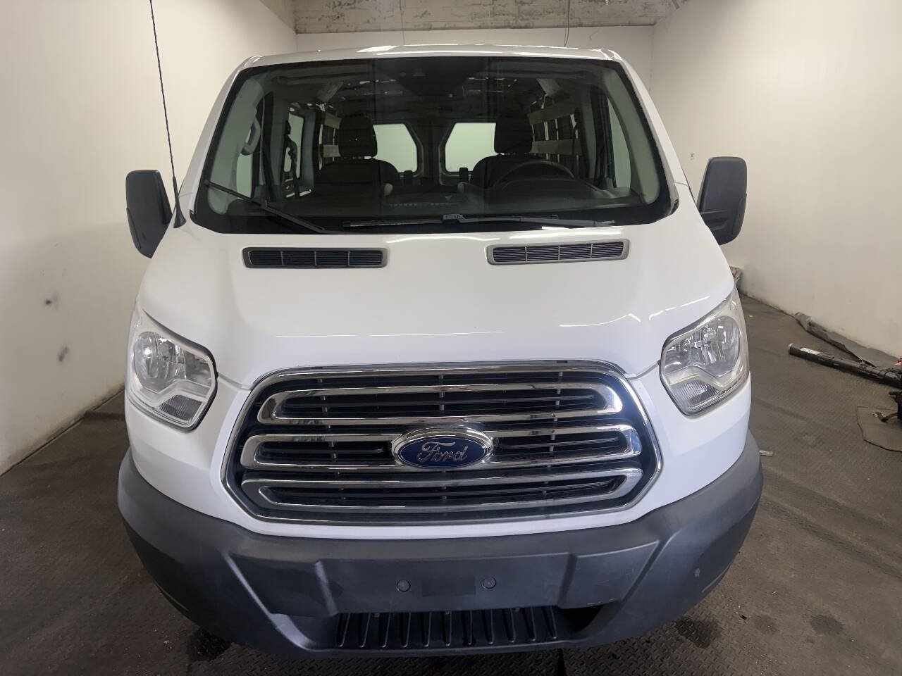 Used 2018 Ford Transit 250 130 Low Roof w/ Exterior Upgrade Package RWD image 3