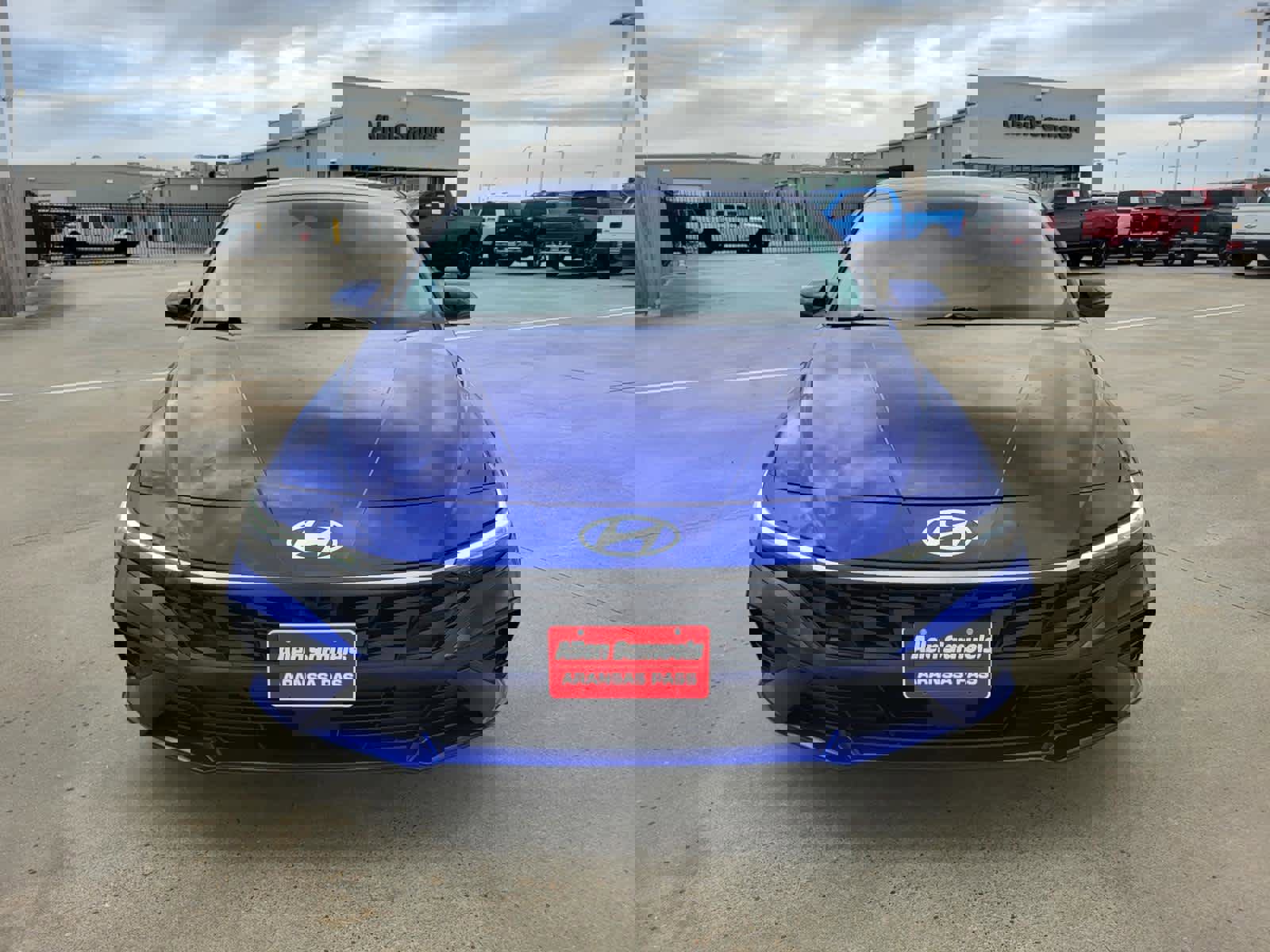 Used 2024 Hyundai Elantra Limited image 8