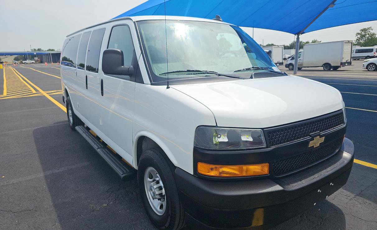 Used 2023 Chevrolet Express 3500 LS RWD image 3