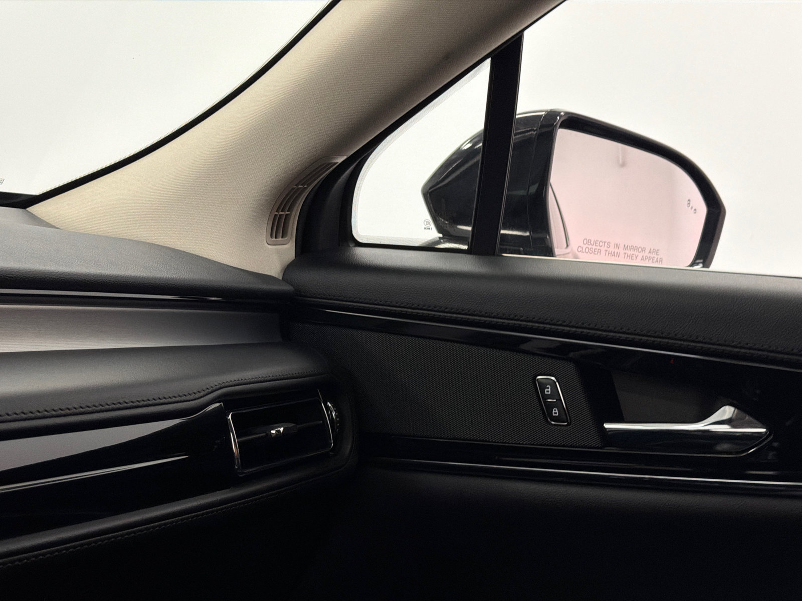 Certified 2023 Lincoln Nautilus AWD w/ Premium Package image 30