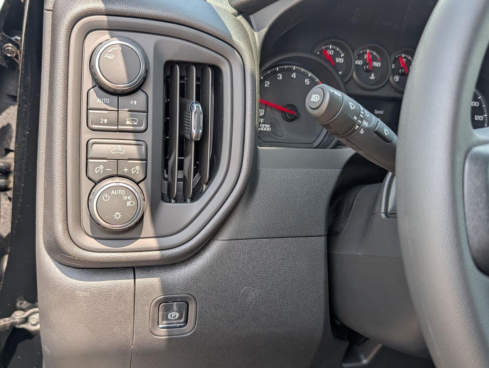 New 2026 Chevrolet Silverado 1500 Custom AWD/4WD image 15