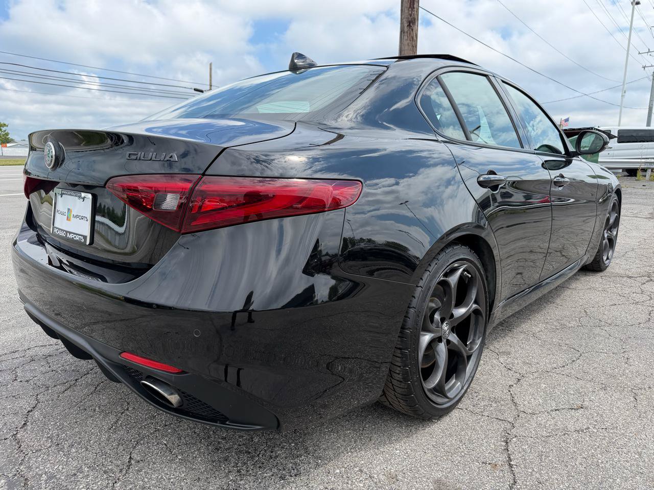 Used 2018 Alfa Romeo Giulia Ti Sport w/ Quick Order Package 22U Sport RWD image 13