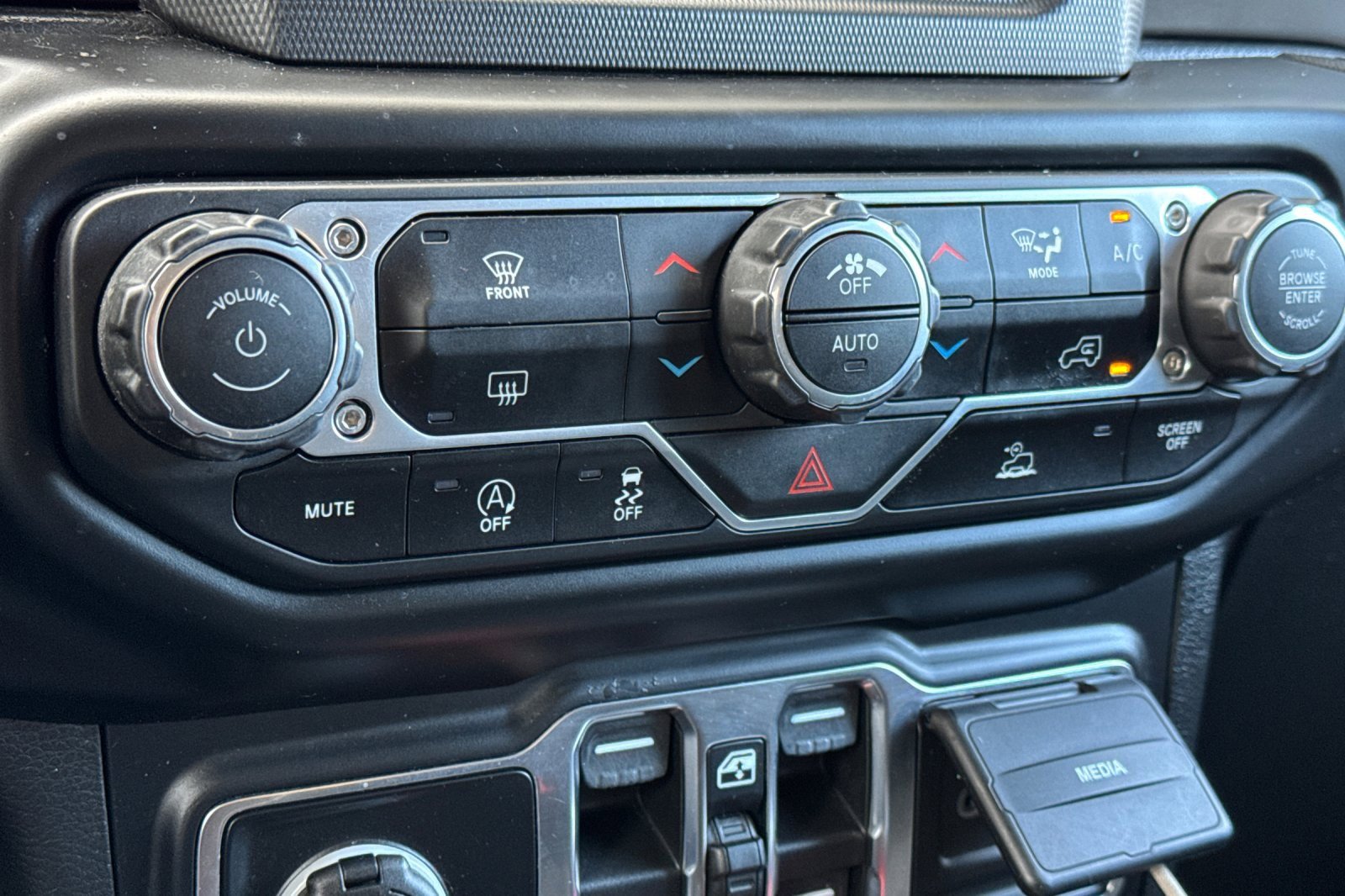 Used 2021 Jeep Wrangler Unlimited Sport image 23