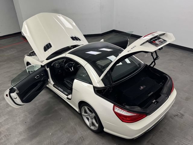 Used 2016 Mercedes-Benz SL 550 w/ Driver Assistance Package image 17
