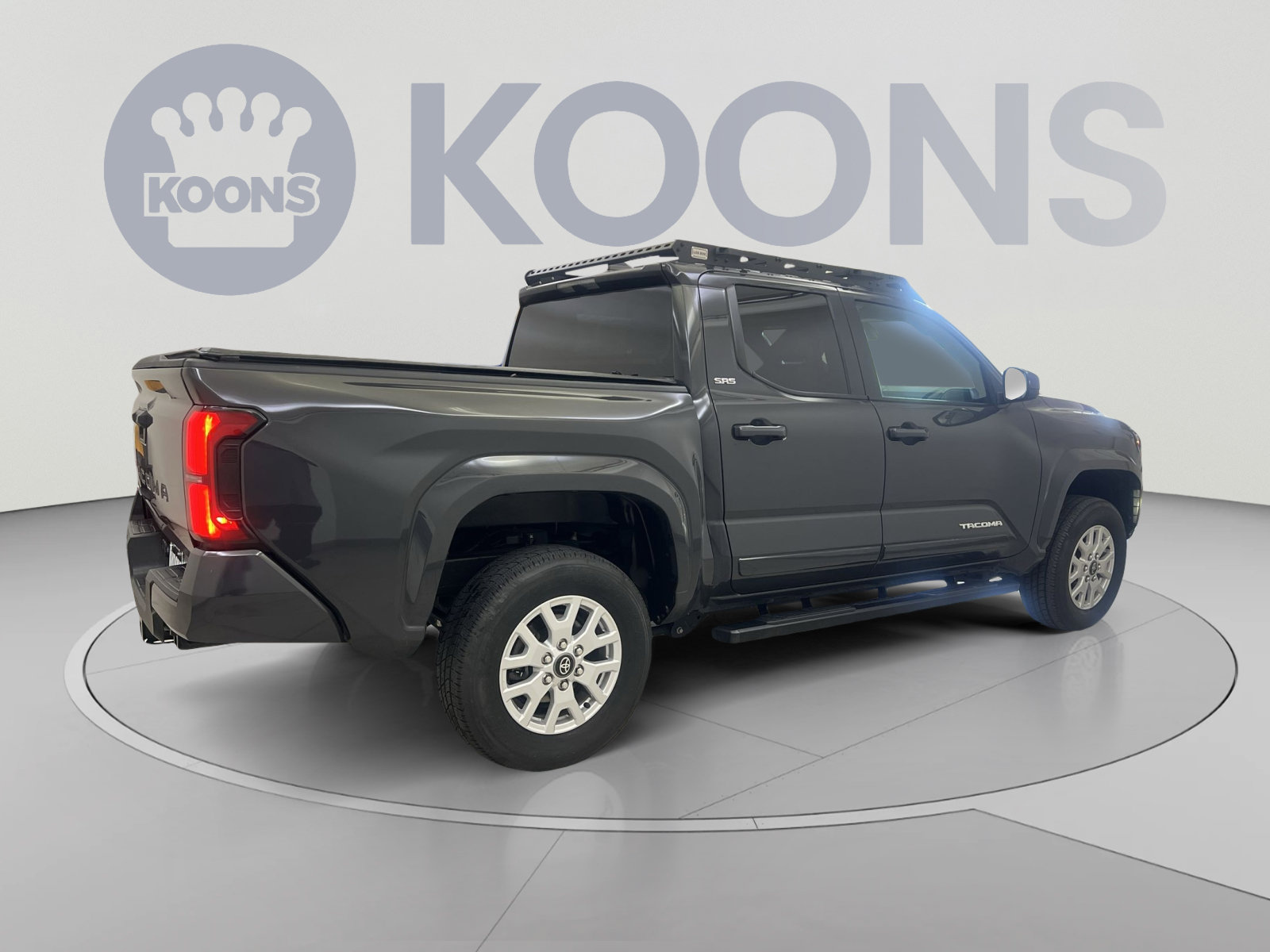 Used 2024 Toyota Tacoma SR5 AWD/4WD image 8