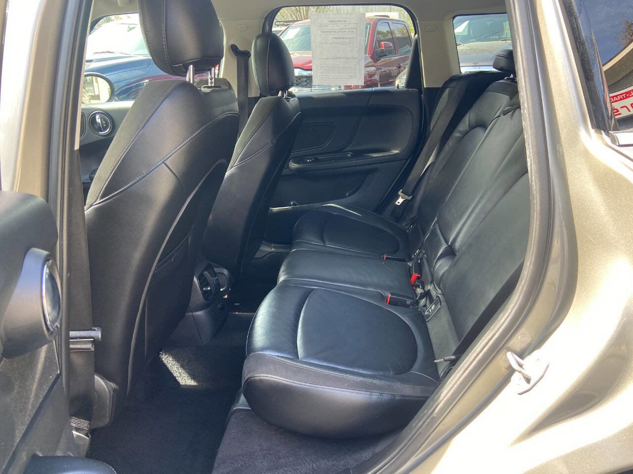 Used 2018 MINI Cooper Countryman Cooper 4dr Crossover image 17