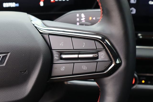 Used 2025 Chevrolet Equinox RS FWD image 13