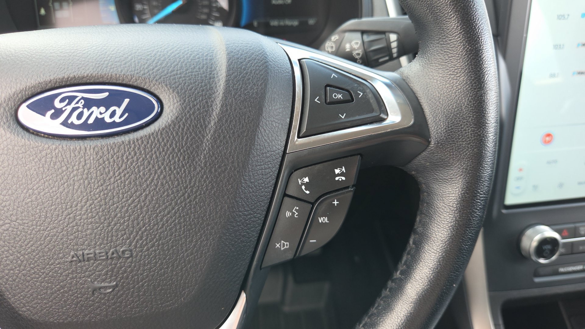 Used 2023 Ford Edge SEL w/ Convenience Package AWD/4WD image 11