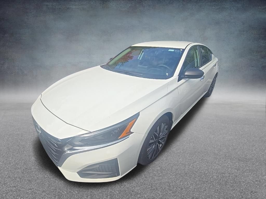 Used 2025 Nissan Altima 2.5 SV FWD image 4