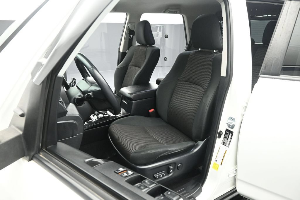 Used 2022 Toyota 4Runner TRD Off-Road AWD/4WD image 8
