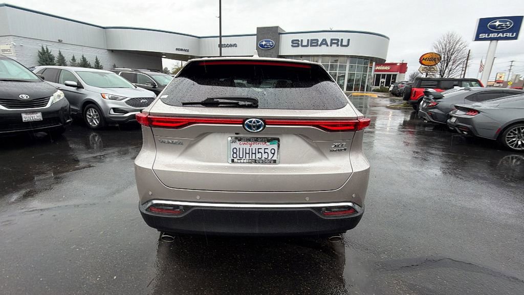 Used 2021 Toyota Venza XLE w/ Carpet Mat Package (TMS) image 5