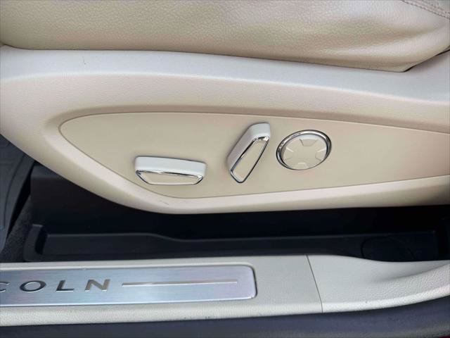 Used 2018 Lincoln MKC Premiere AWD/4WD image 17
