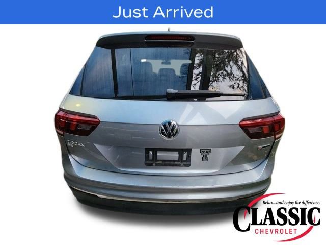 Used 2020 Volkswagen Tiguan SE image 8
