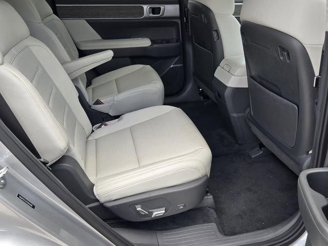 Used 2025 Hyundai Santa Fe Calligraphy FWD image 15