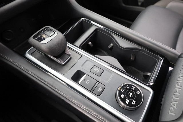 Certified 2025 Nissan Pathfinder SL AWD/4WD image 17