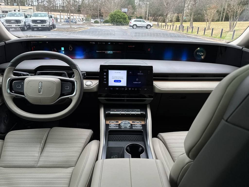 Used 2025 Lincoln Nautilus Reserve image 12