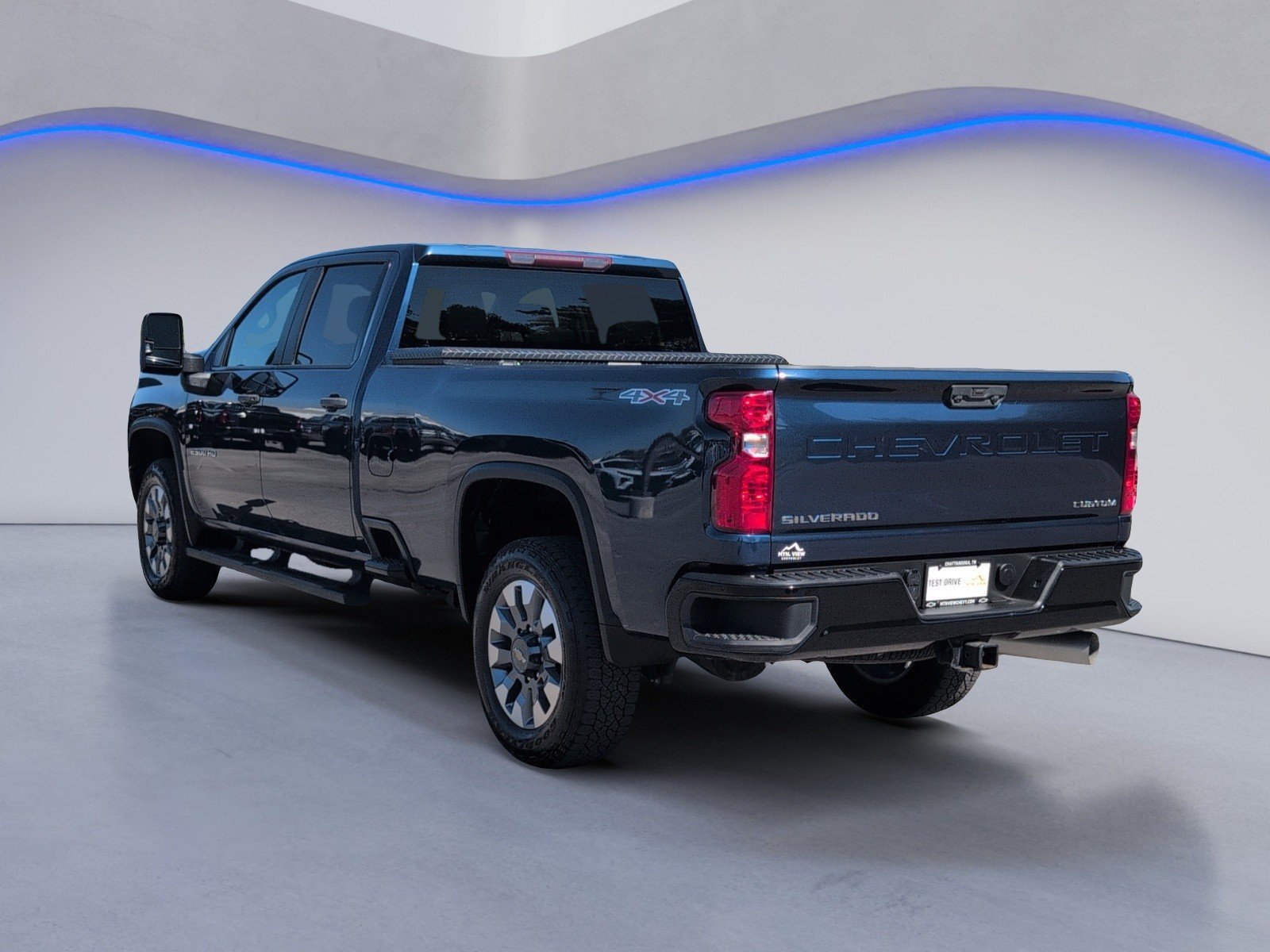 Used 2022 Chevrolet Silverado 2500 Custom w/ Custom Value Package AWD/4WD image 9