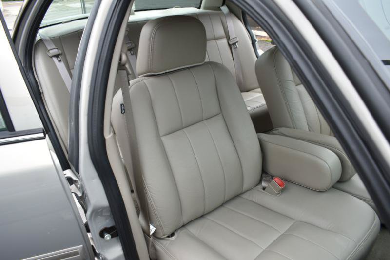Used 2010 Mercury Grand Marquis LS RWD image 14