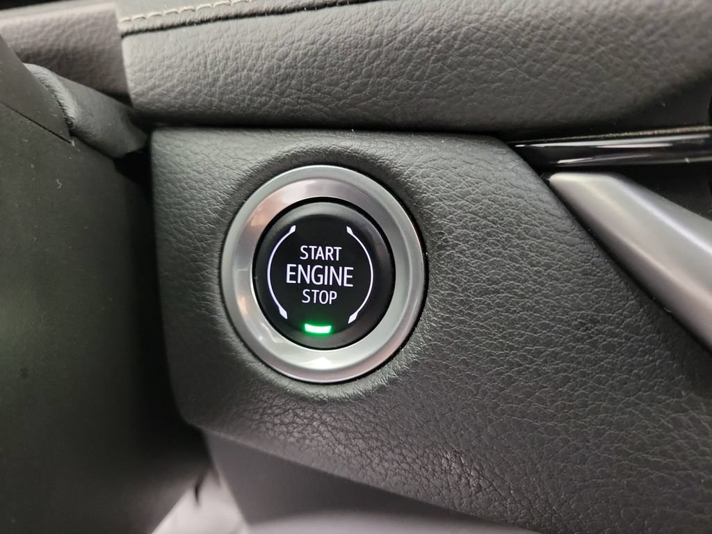 Certified 2024 Cadillac XT4 Premium Luxury AWD/4WD image 31