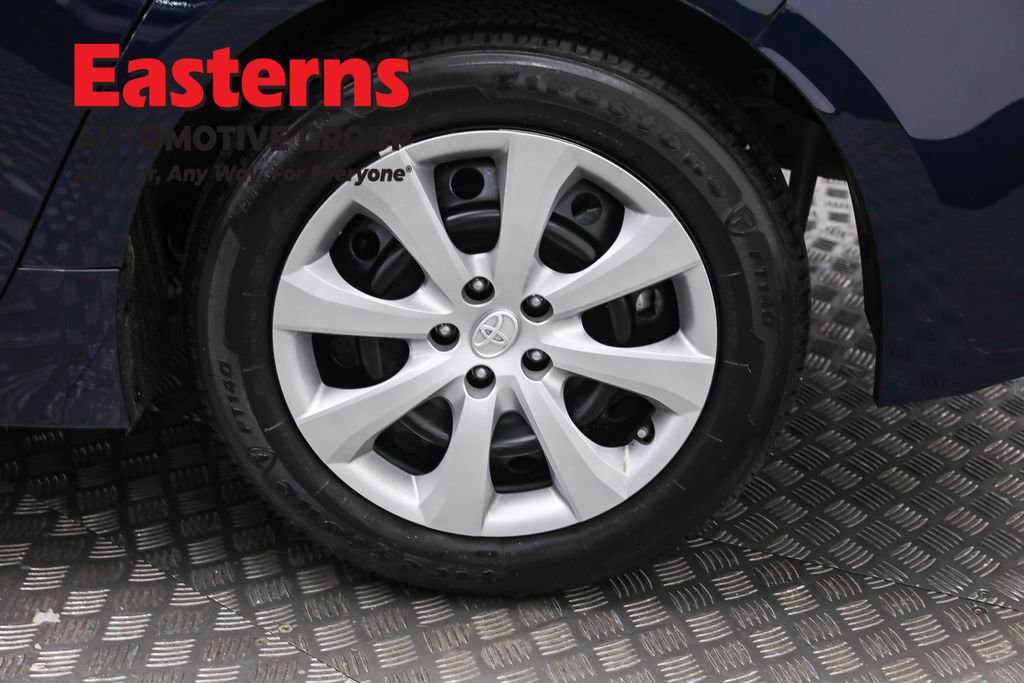 Used 2025 Toyota Corolla LE image 32