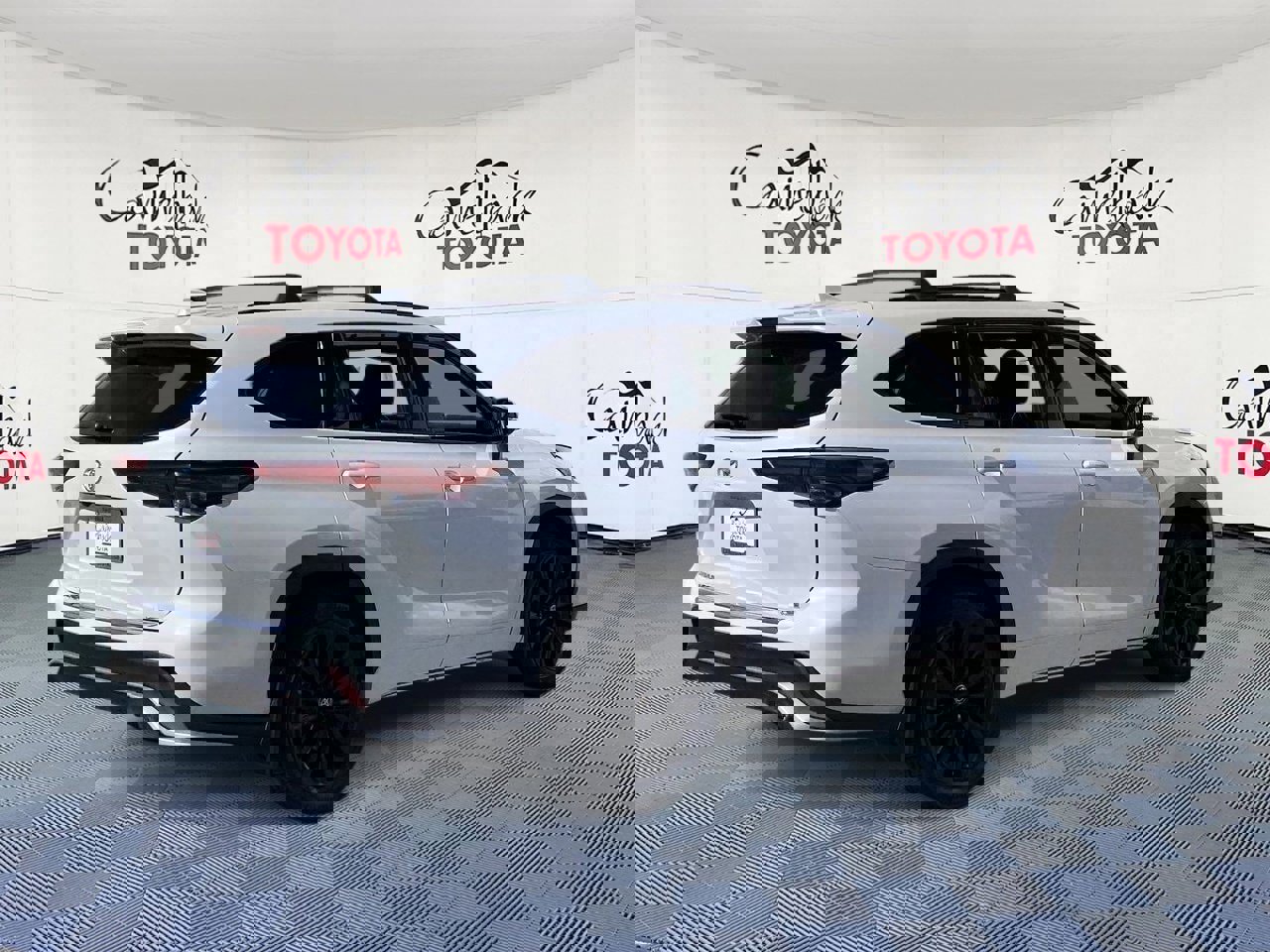 Used 2023 Toyota Highlander XSE image 7