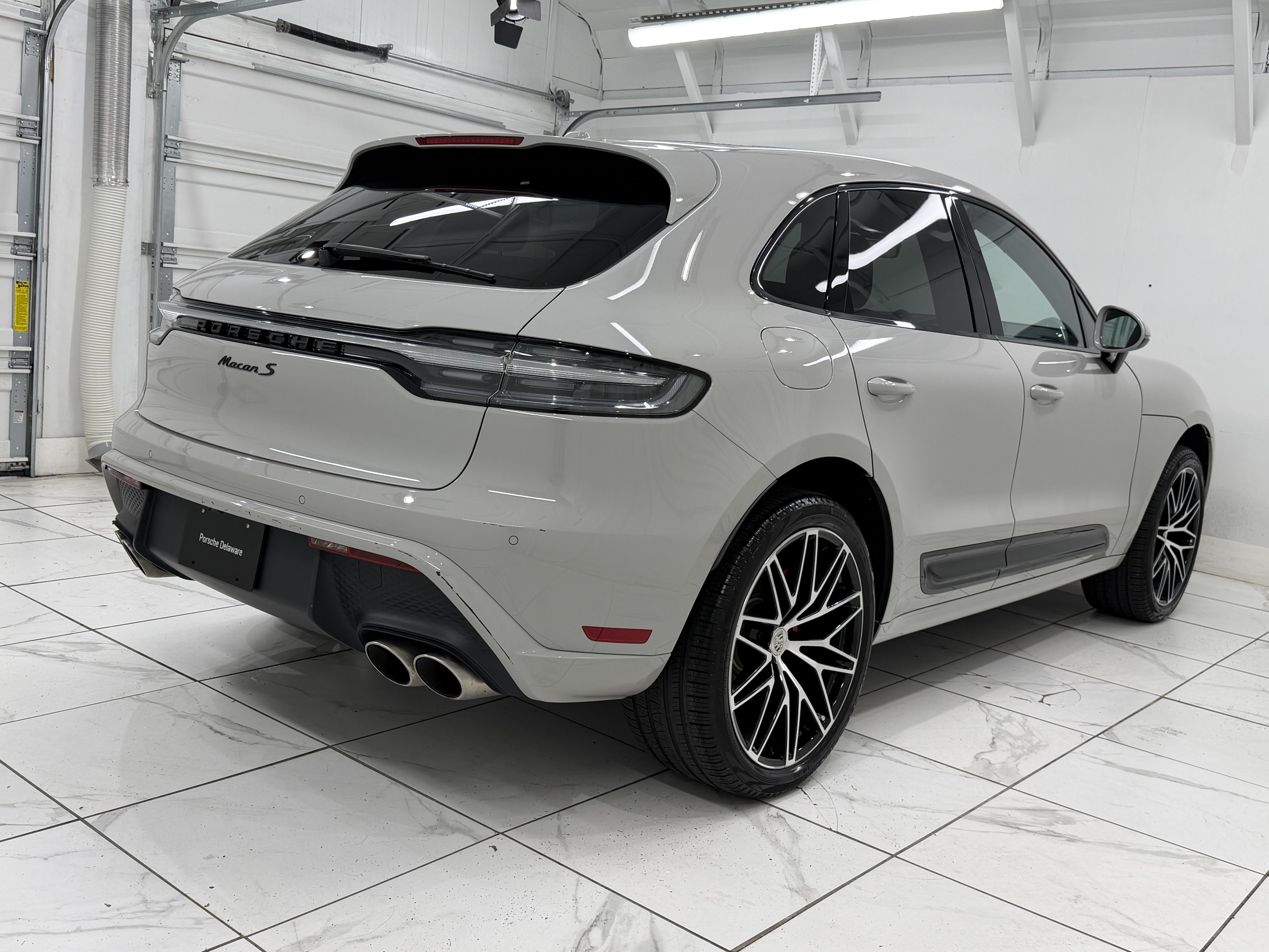 Certified 2023 Porsche Macan S AWD/4WD image 11