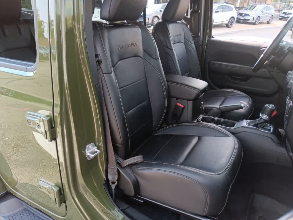 Used 2023 Jeep Wrangler Unlimited Sahara w/ Cold Weather Group AWD/4WD image 21