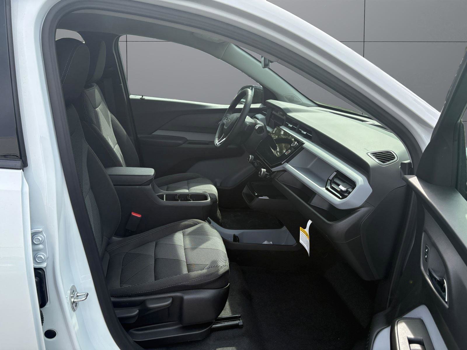 New 2027 Chevrolet Bolt LT w/ Comfort Package FWD image 15