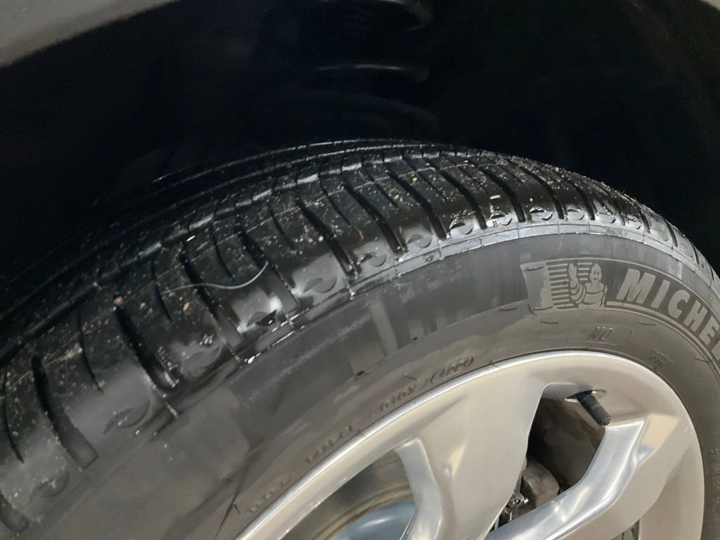 Used 2020 Ford Explorer Platinum w/ Premium Technology Package image 23