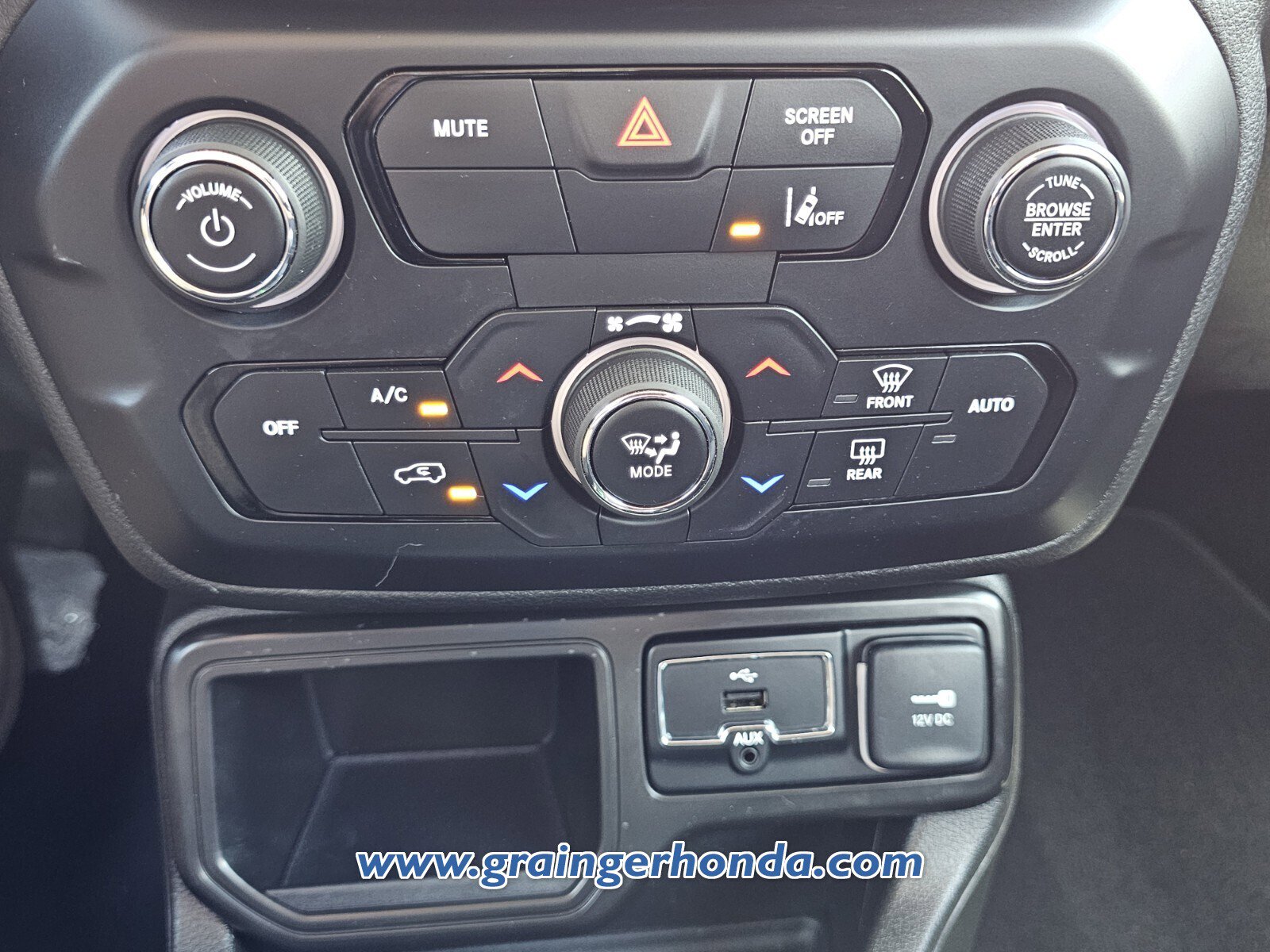 Used 2021 Jeep Renegade Latitude FWD image 17