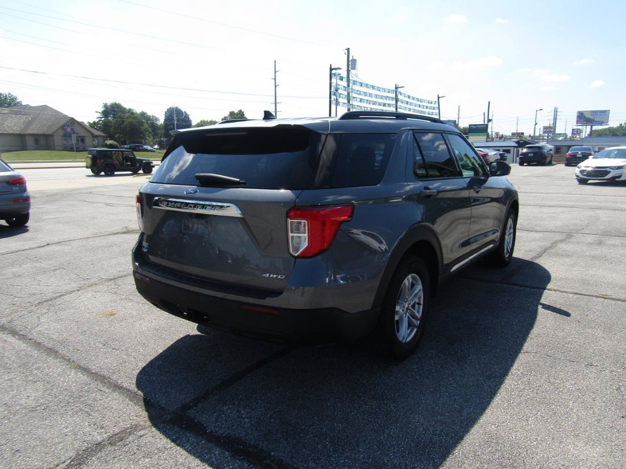 Used 2022 Ford Explorer XLT w/ Class IV Trailer Tow Package AWD/4WD image 9