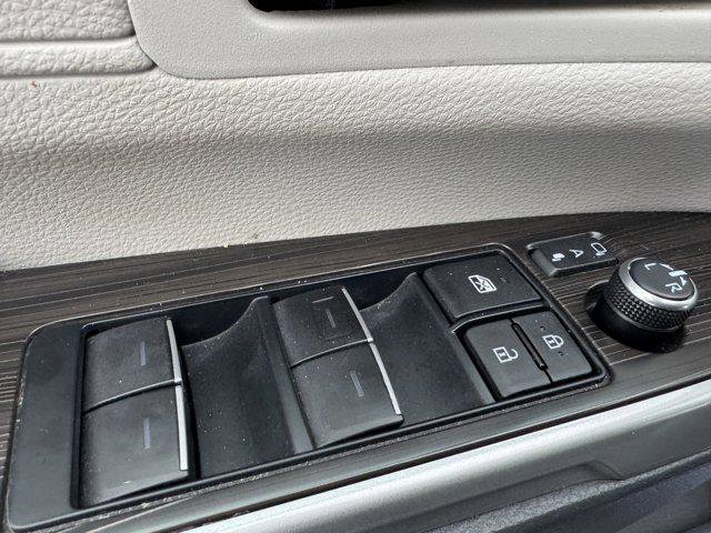 Certified 2023 Toyota Sienna Limited image 11