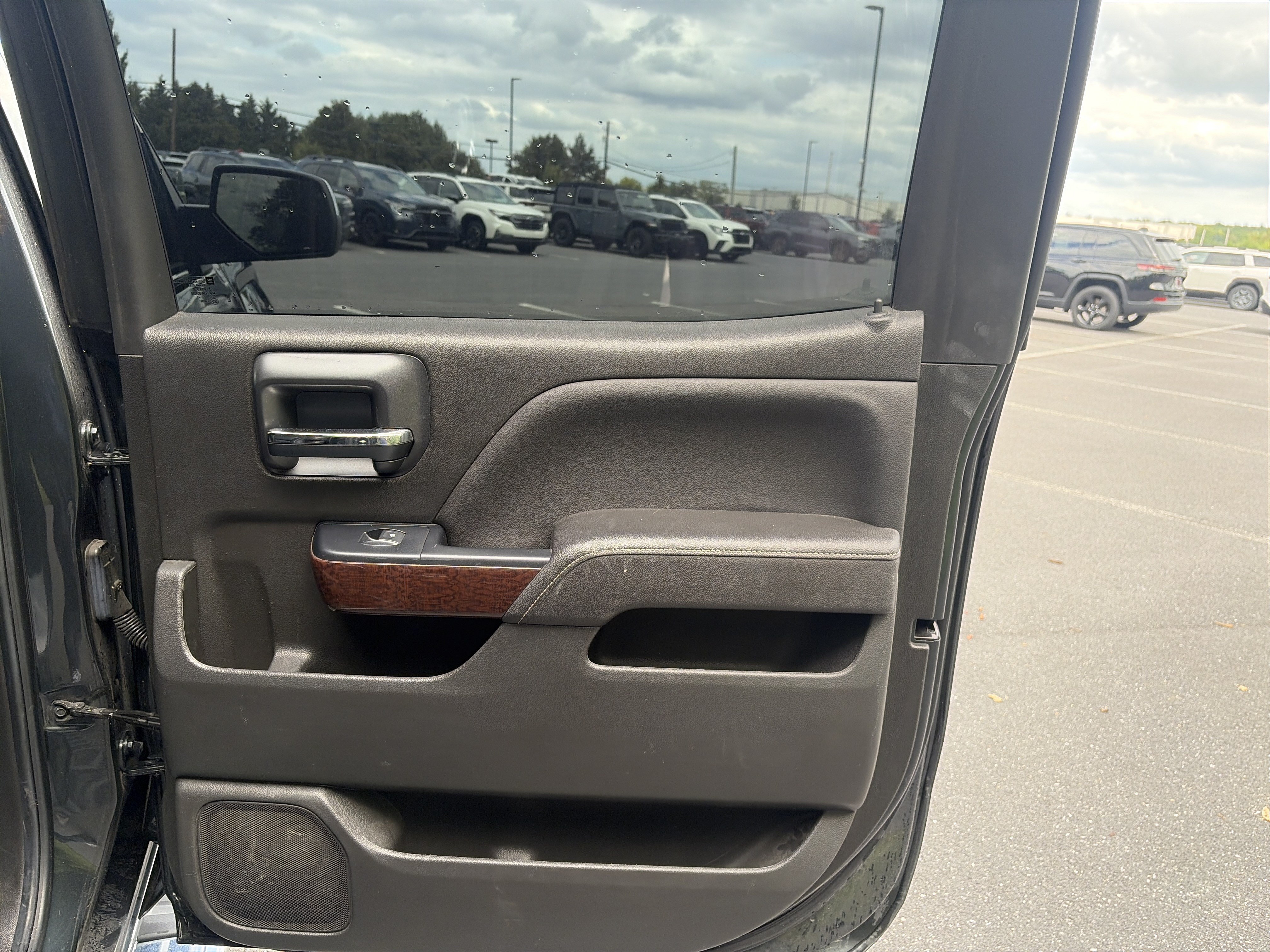 Used 2017 GMC Sierra 1500 SLT AWD/4WD image 25