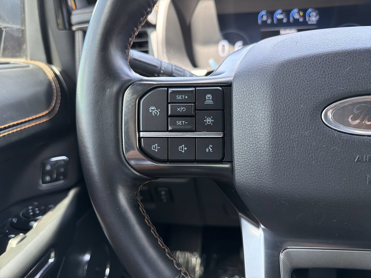 Used 2022 Ford Expedition Max Platinum RWD image 30