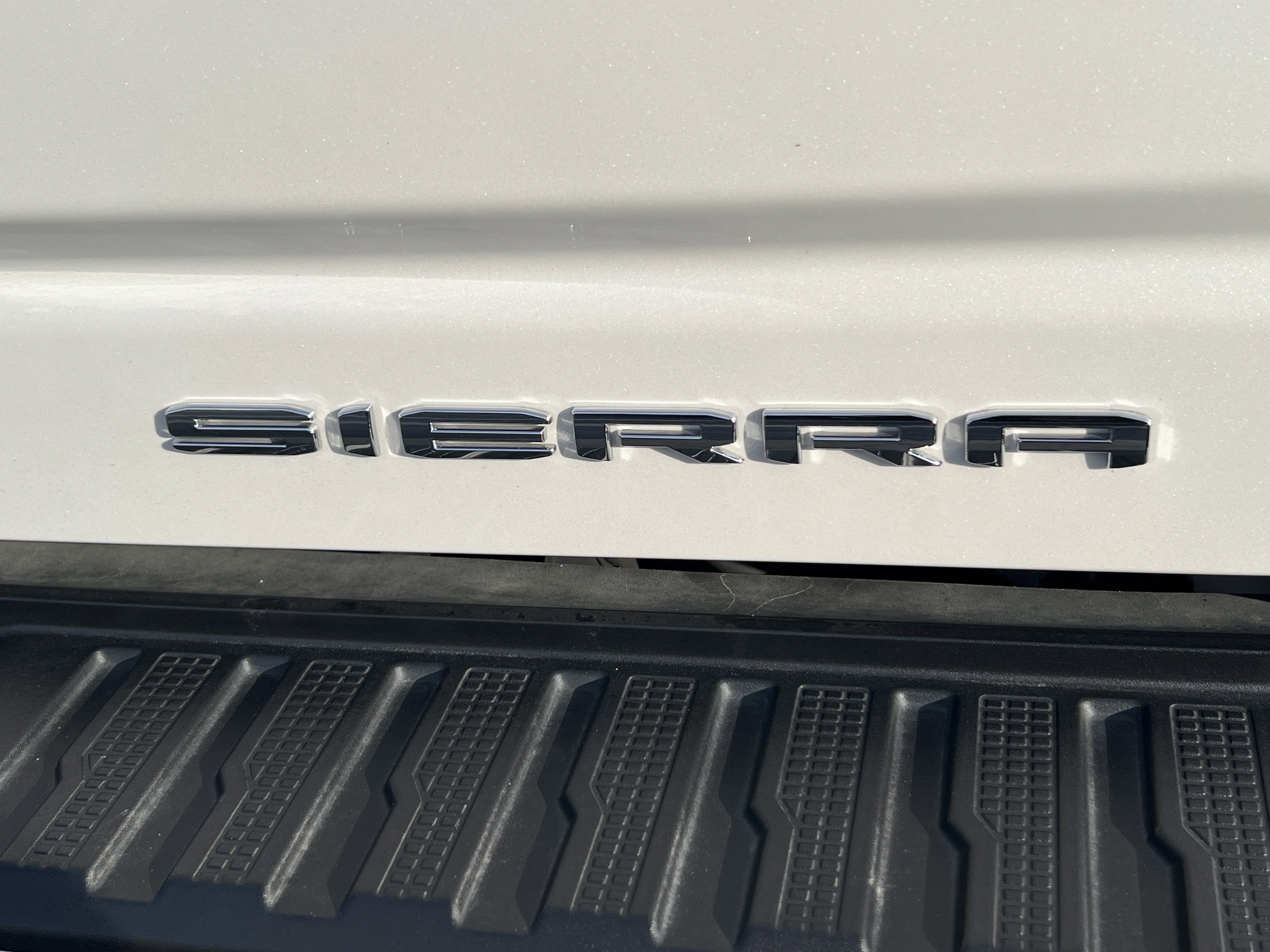 Used 2022 GMC Sierra 3500 Denali w/ Denali Ultimate Package image 9