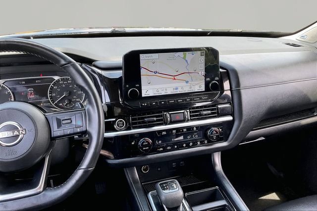 Used 2023 Nissan Pathfinder SL AWD/4WD image 9