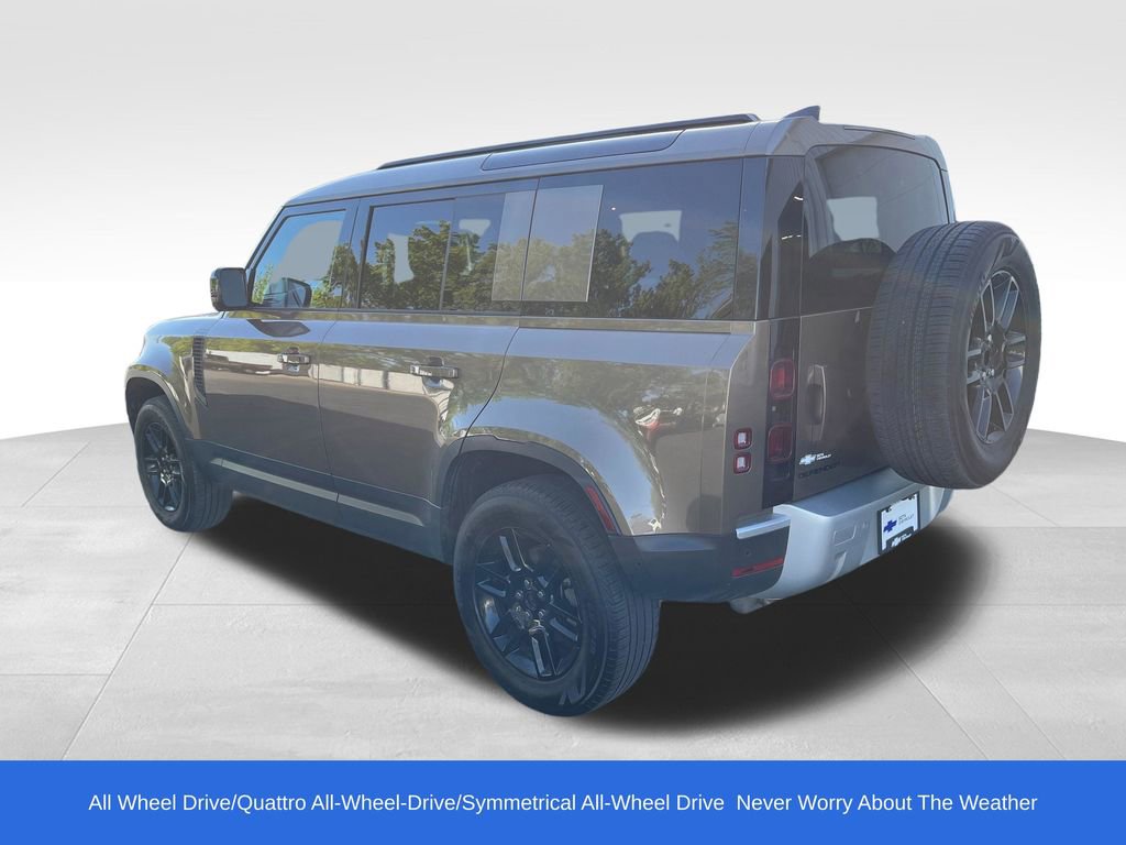 Used 2025 Land Rover Defender 110 S AWD/4WD image 3