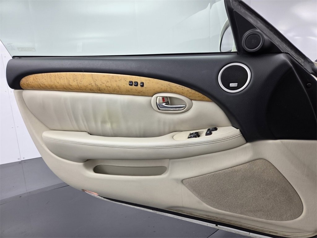 Used 2005 Lexus SC 430 Convertible image 23