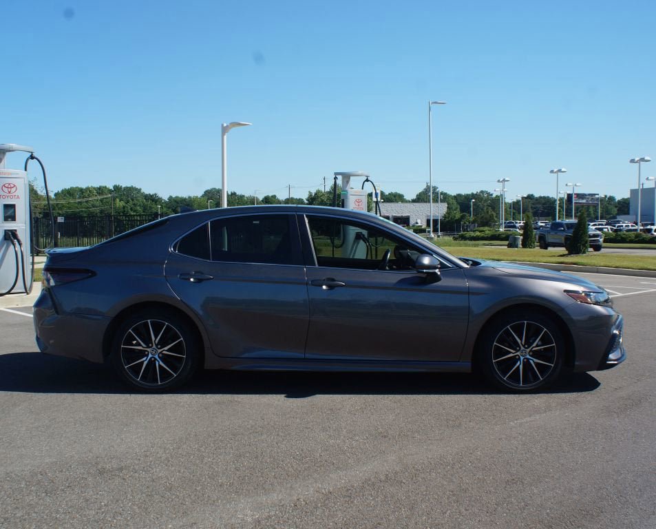 Used 2023 Toyota Camry SE w/ Audio Upgrade Package FWD image 19