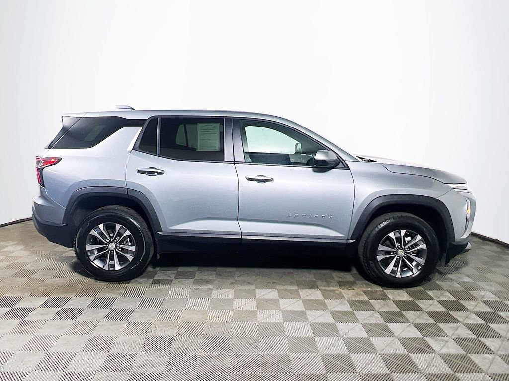 Used 2026 Chevrolet Equinox LT AWD/4WD image 8