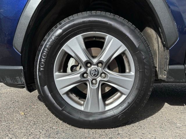 Used 2022 Toyota RAV4 XLE image 27