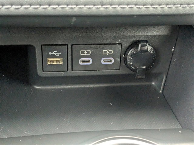 Used 2023 Toyota Highlander L image 24