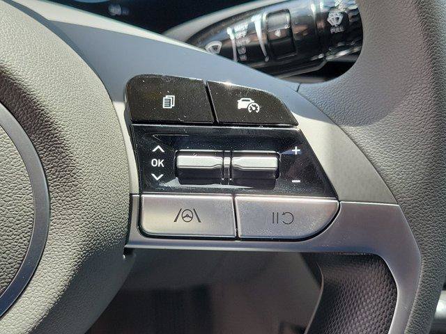 Used 2024 Hyundai Elantra Blue FWD image 27