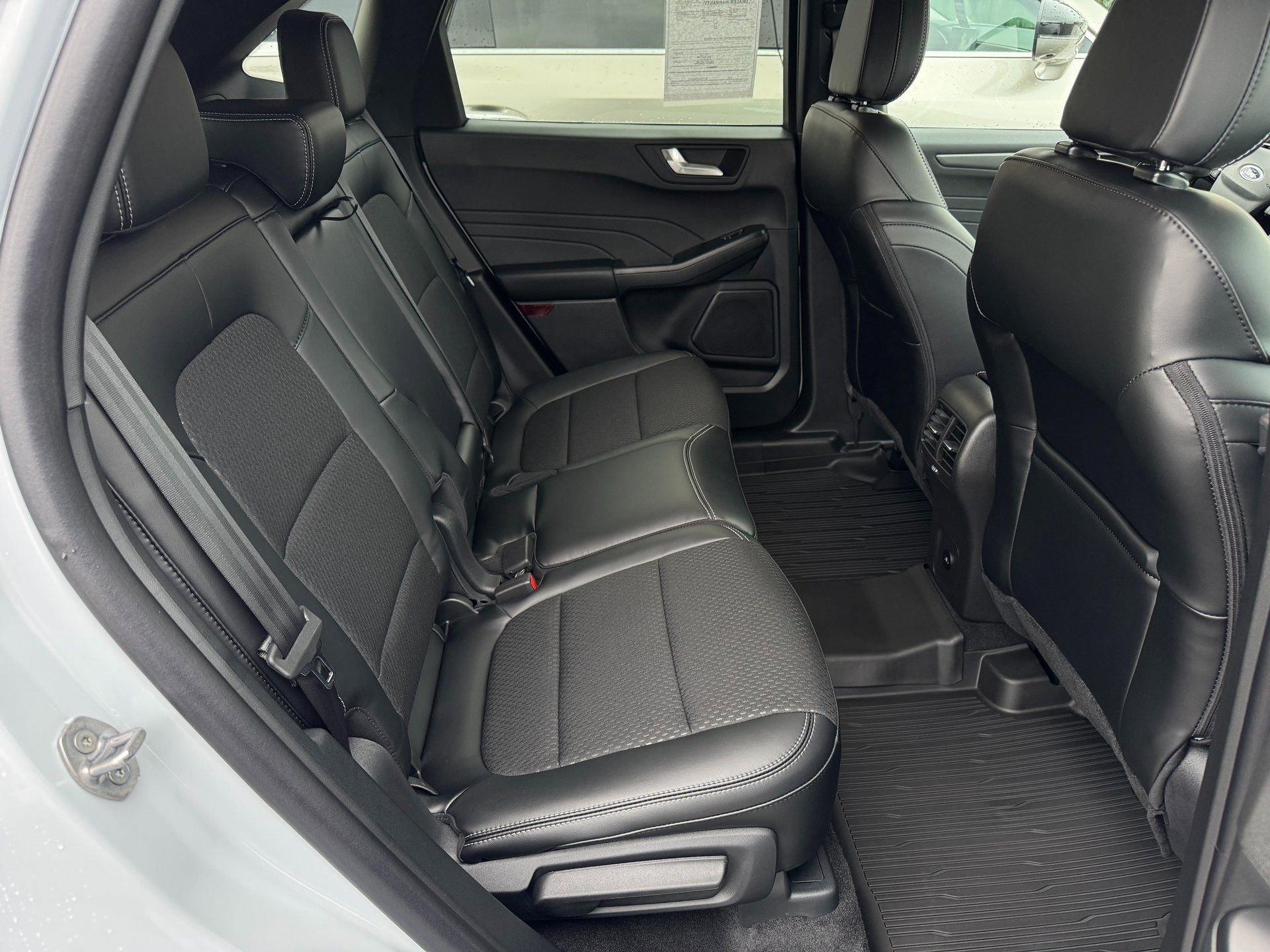 Used 2025 Ford Escape SE image 20